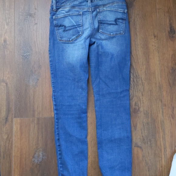 American Eagle Medium Wash Skinny jeans - Picture 5 of 6